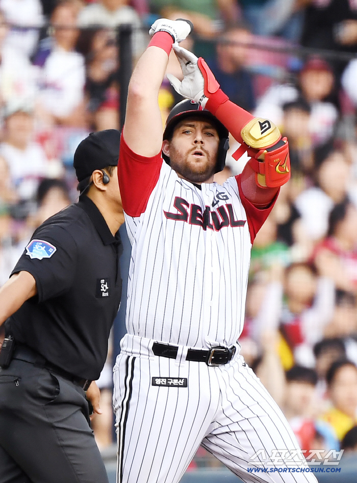  Austin hit a timely RBI single