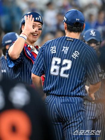  Congrats on smiling Kang Min-ho and Kim Jae-yoon 190 saves!