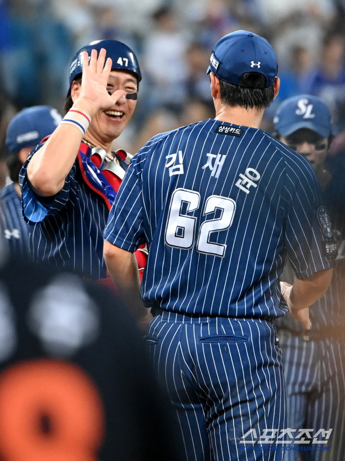  Congrats on smiling Kang Min-ho and Kim Jae-yoon 190 saves!
