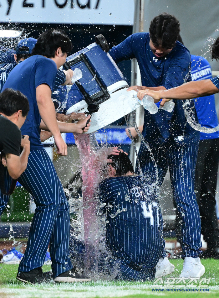 Kang Min-ho celebrates 350 home runs!