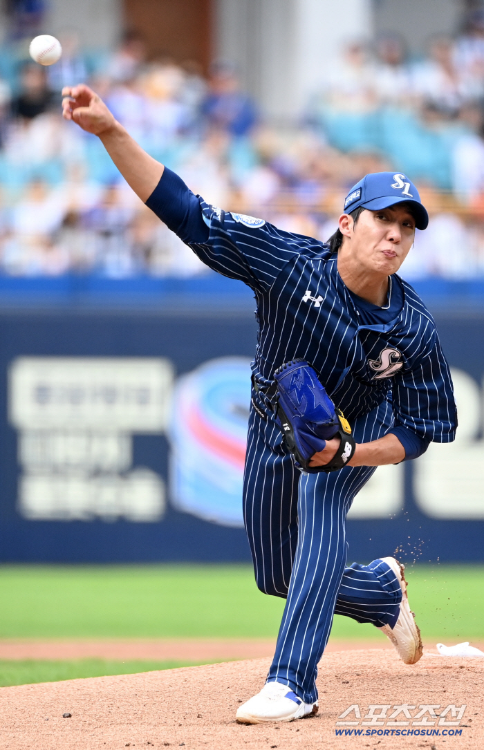  Samsung starter Won Tae-in's hard pitching