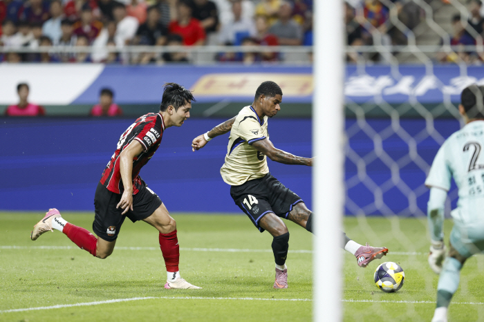 Shock revelation Rashford getting kicked out of Barcelona! Director Flick's Gambling Failure Approaches Withdrawal of Lease...Penalty charge of 8.1 billion → Last chance left