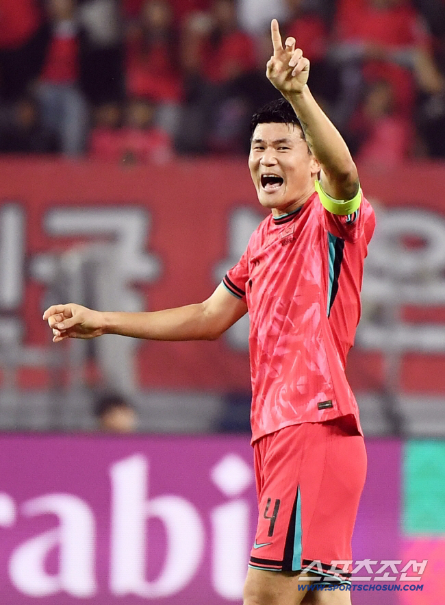 Three-backs unleashed a monster on the field! Kim Min-jae, who returned after 10 months, is the driving force behind the unearned scoreless class against the U.S. (against the U.S.)