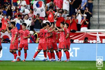  Son Heungmin is crazy! In the 43rd minute of the first half of the U.S., Lee Dong-kyung wrote an additional goal as fantasy assistant...1 goal and 1 assist (43 minutes in the first half)