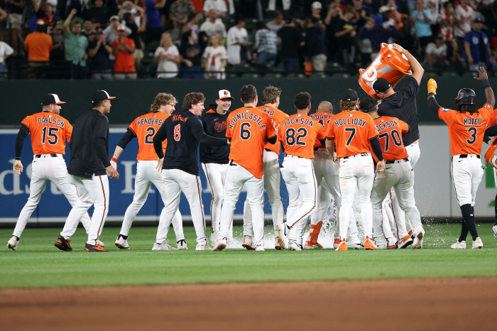 What happened to baseball! 2 outs in the 9th inning, Dodgers shock rare defeat → No-hitter, shutout, win, finish and lose