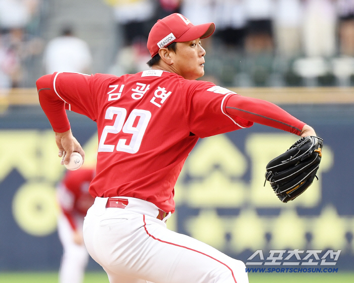 Is it the effect of Lee Sung-yong's renewal? The first-place team wins, loses 9 games, wins 5 consecutive games, and solidifies 3rd place. I succeeded in breaking the seal again today.