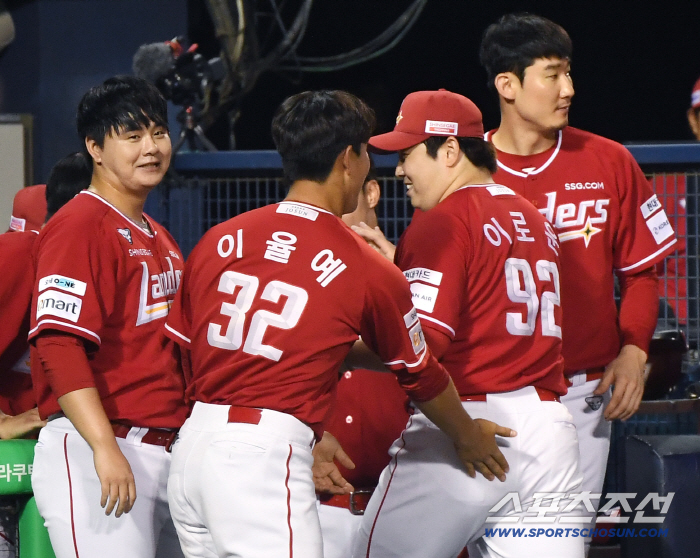 Is it the effect of Lee Sung-yong's renewal? The first-place team wins, loses 9 games, wins 5 consecutive games, and solidifies 3rd place. I succeeded in breaking the seal again today.