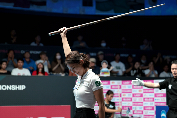 Korean Empress's imposing return Kim Ga-young defeated rival Thong Fiancé and won the fourth LPBA tour. 16th career championship