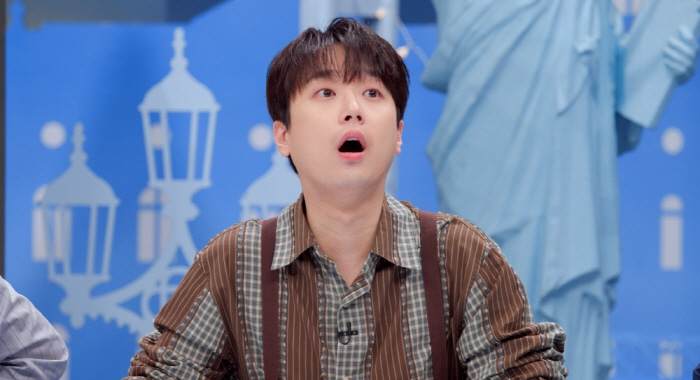 Lee Chan-won once caught on the New York Times Square billboard...Jeon Hyun-moo, I'm also caught around (Tok Pawon)