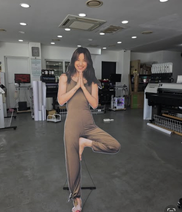Lee Hyori Opens Yoga Center, Bans Photos During Training