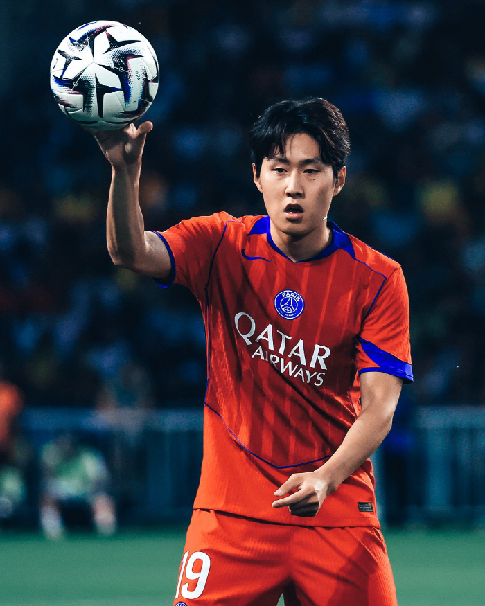 Lee Kang-in, first tier official! Can't play in PSG line injury→ 17 year old prospects are prioritized...The most natural choice is Hamus