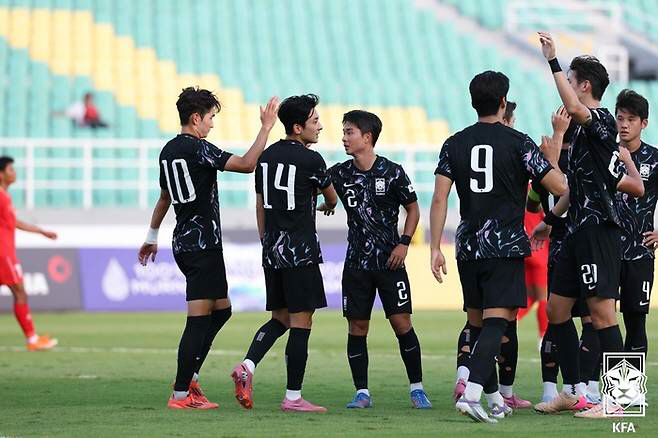 Lee Min-sung-ho, who played in the U23 Asian Cup qualifying round, will go to the final round of Indonesia's final match  catch two birds with one stone