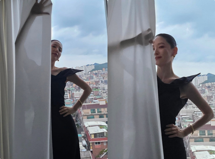 Lee Young-ae, you're so beautiful..Unbelievable 54-year-old elegance