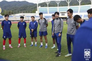  Yang Min-hyuk, Yoon Do-young, Park Seung-soo, Lee Chang-won, Lee Chang-ho, and Shin Min-ha, Kim Tae-won, and Jung Ma-ho, who announced the final entry for the Chile U20 World Cup, were selected