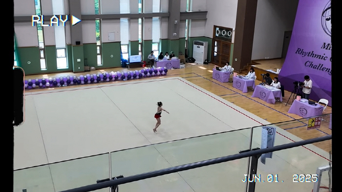 Park Joo-ho's daughter Na-eun won the grand prize in rhythmic gymnastics competition, Anna cried hard (I can't get out of my house)