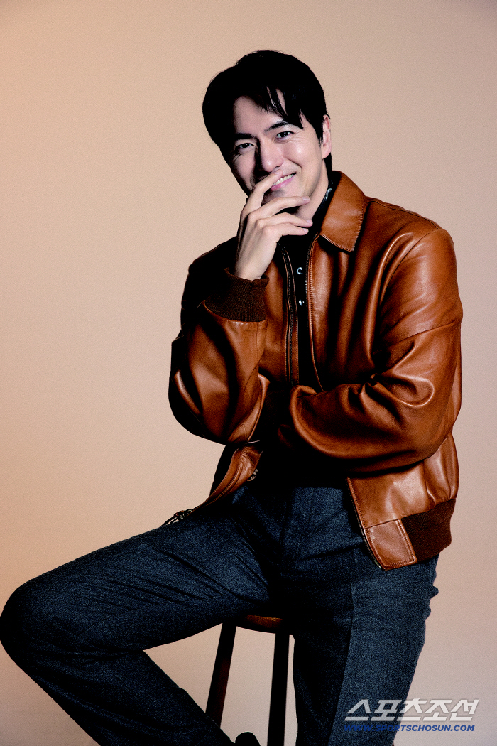 Lee Jin-uk Expresses Gratitude for ‘Beyond The Bar’ Success and Teases Future Plans