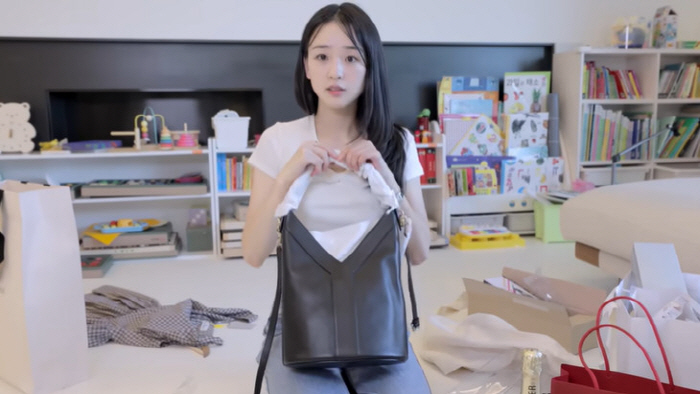 Son Yeon-jae, ♥ I bought a luxury bag worth 4.8 million won without my husband knowing, but it's a secret