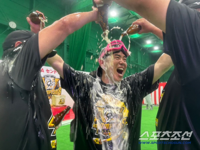 To confirm the championship on September 7 with 17 games left, the closing legend Fujikawa's players were strong, the first novice coach in Hanshin's 90-year history (Min Chang-ki's Japanese baseball)
