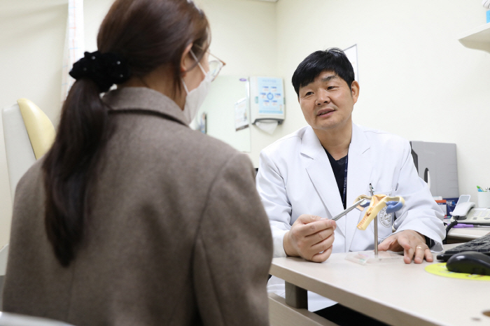 What are the essential vaccinations and preventable diseases for pregnant women?