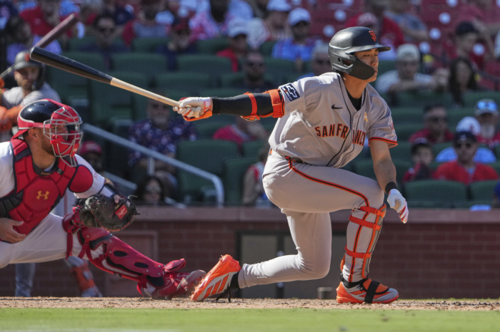'The wind doesn't blow much during the day.' Two weaknesses, Lee Jung-hoo of SF, and the day game plus scoring rights, were also revealed. No hits in four at-bats against St. Louis, all come from behind