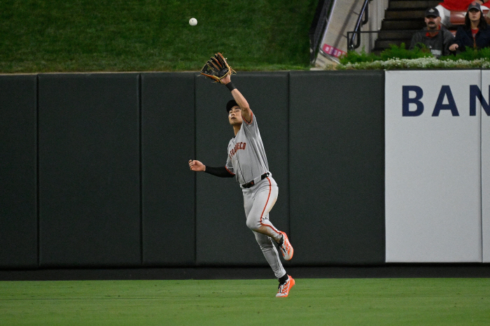 'The wind doesn't blow much during the day.' Two weaknesses, Lee Jung-hoo of SF, and the day game plus scoring rights, were also revealed. No hits in four at-bats against St. Louis, all come from behind