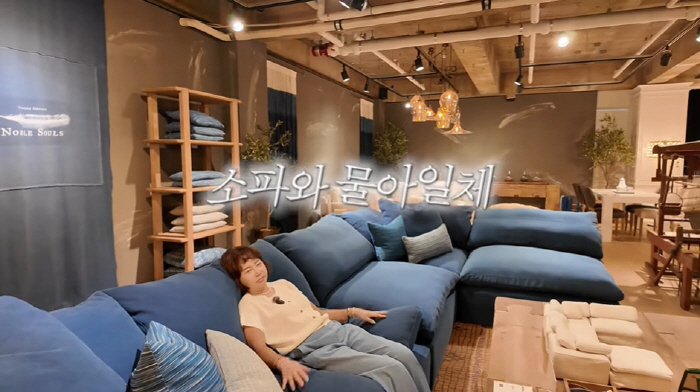 Hwang Hye-young, 35 million won flex for Han River View furniture?I'm in trouble if I put things on top. (It's Hwang Hye-young)