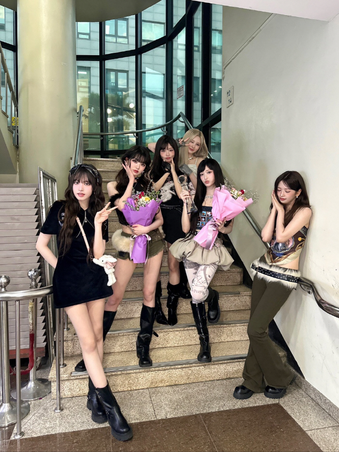IVE Wraps Up ‘IVE SECRET’ Promotions with Triple Music Show Wins