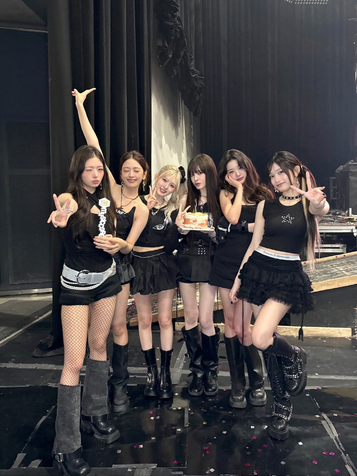 IVE Wraps Up ‘IVE SECRET’ Promotions with Triple Music Show Wins
