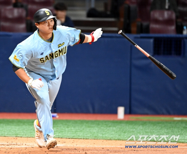 Only one game was missed. .400 batting average → 3rd base hit with 27 home runs...Lotte, the team home run team that is not the last rifle, will it be different next year? 