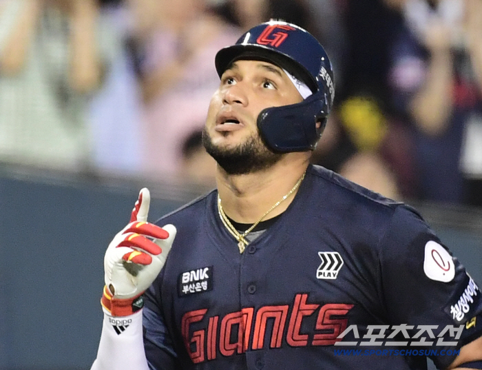 Three players are only 0.002 difference between the top hits vs. the top hitters vs. the monster rookie, a three-way race, who will be the top hitters 