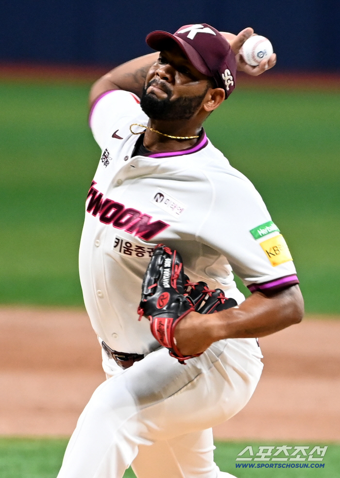 Warning alert for last place. 1st place team ERA 0.36 Ace also sank. Alcantara rang LG again, 11 to 2 victory