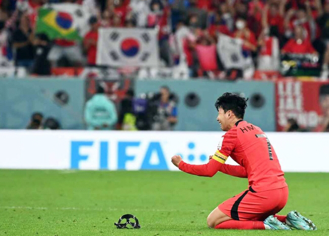 Along with Cha Bum-keun and Hong Myung-bo, Son Heung-min will be replaced in the second half. The 136th A-match tie (against Mexico) is the most ever played