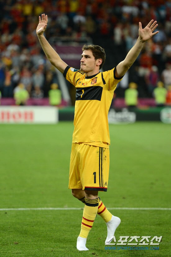 Casillas has been left behind for 23 years, but the quarterfinals in Korea and Spain were not a fair result of the game lost to the referee