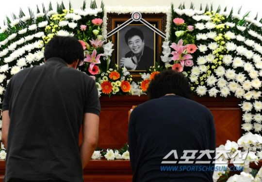 Choi Heon, who left due to esophageal cancer, gives up on his last call 13th anniversary of Kim Jung-soo's tears