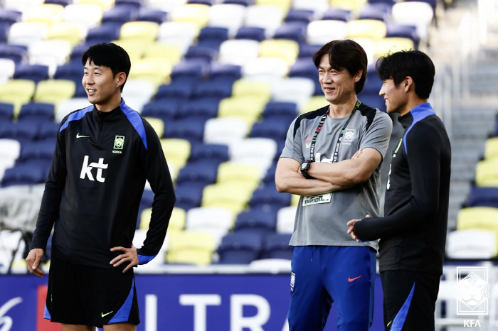  Son Heung-min bench Oh Hyun-kyu 1 to 1 miss → EPL Hines, fantastic header goal...Disappointing Hong Myung-bo 01 Second Half Promises