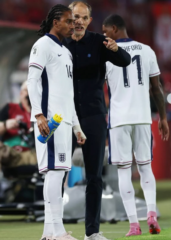 Heung-min, I'm the first one to make my first A-match debut, becoming the myth of the reversal of Spence's life that Conte abandoned...I'm thrilled to have made history