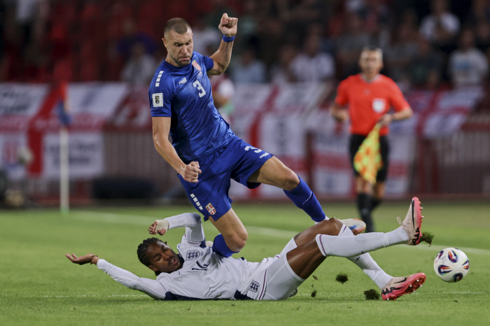 Heung-min, I'm the first one to make my first A-match debut, becoming the myth of the reversal of Spence's life that Conte abandoned...I'm thrilled to have made history