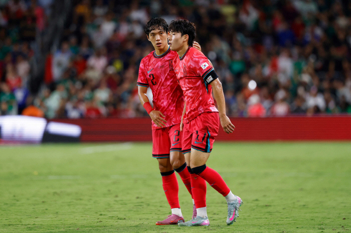 Hong Myung-bo showed the possibility of 1 win and 1 draw in a scoreless, winless portrait collection, and a clear joy and sorrow
