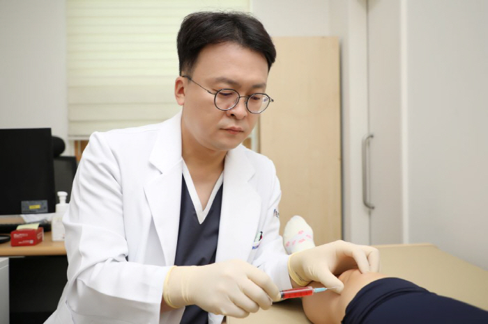 Hope for mid-term knee arthritis patients...Himchan Hospital PRP injection, pain relief and functional improvement