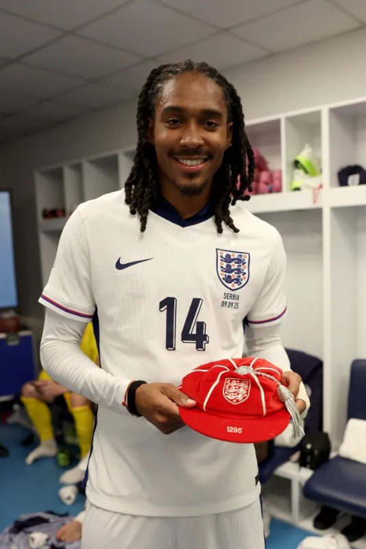 I don't know life. This man who made Kane cry, this man who picked Son Heung-min as the best...Footballing bell is thrilled to receive England cap