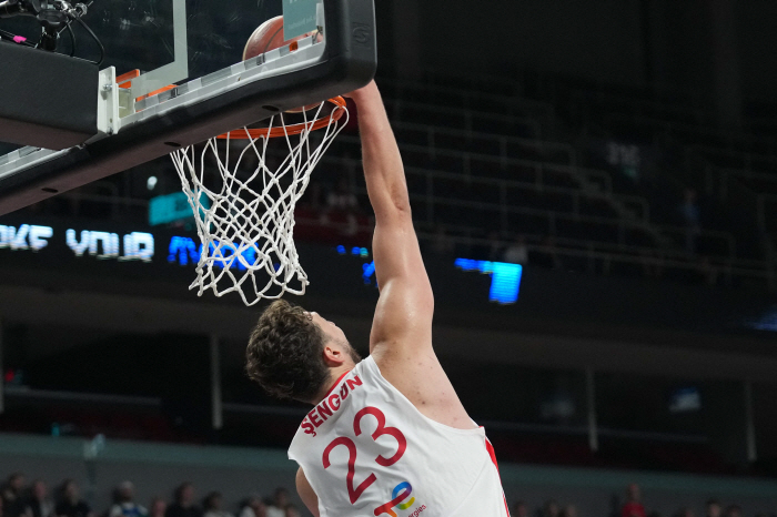 It's neither Jokichi nor Donchi. Turkiye ace Sengun became a strong MVP candidate for EuroBasket. Round of 8 Triple Double, Turkiye semifinals