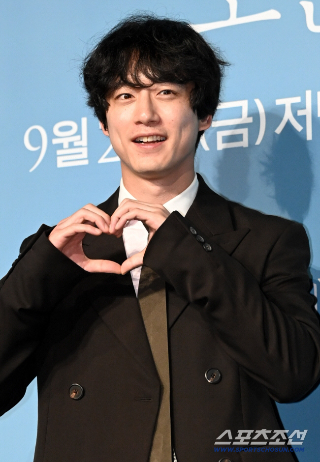  Kang Seo-jun, Kentaro Sakaguchi, who is living with an older woman → Adding suspicions about a triangular relationship