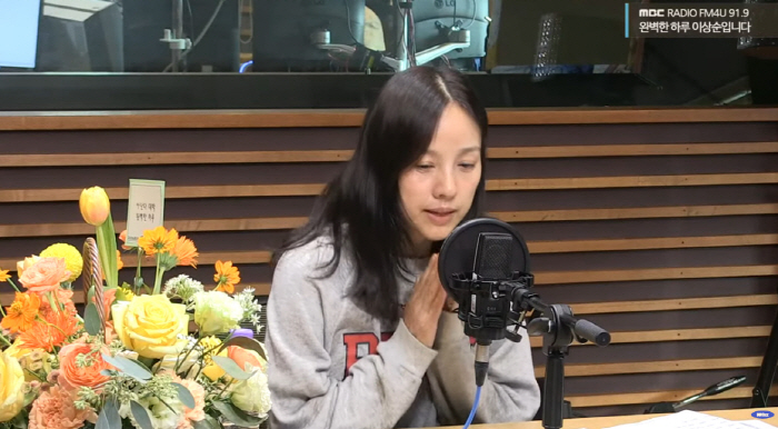 Lee Hyori Reflects on Yoga Center Opening, Advises Fans on Yoga and Pilates