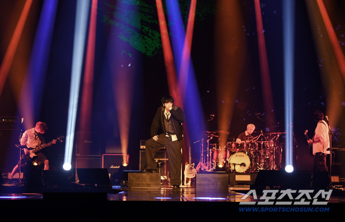  AxMXP (AMP), the sound of tearing the stage apart