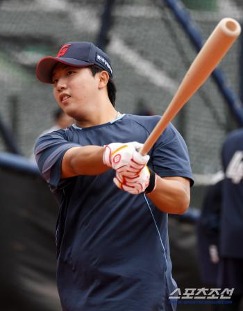  Cho Sejin's powerful swing