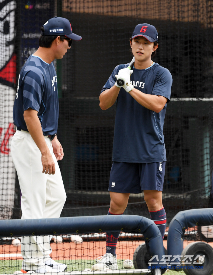  Coach Ko Young-min coordinates Jeon Min-jae's batting sense