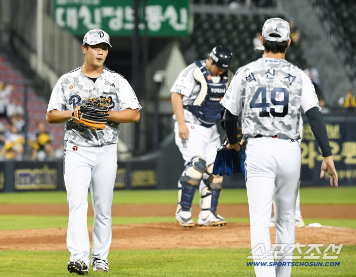  Lee Byung-hun walks consecutively and replaces Park Shin-ji