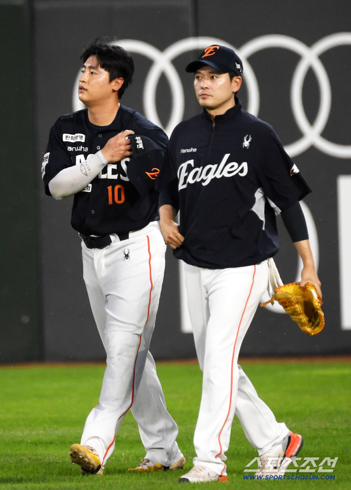  Lee Jinyoung was injured once and replaced