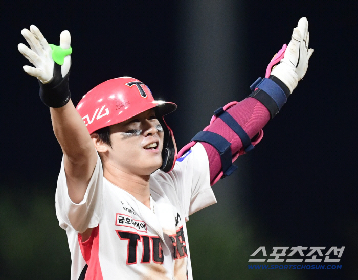  Park Chan-ho's two-run timely hit in the bottom of the eighth inning