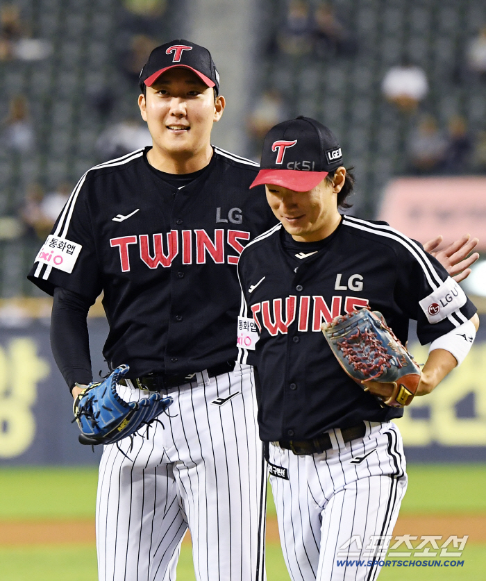  Son Joo-young gives 3 runs in 7 innings